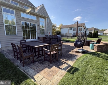 449 Spring Hollow Drive - Photo Thumbnail 25