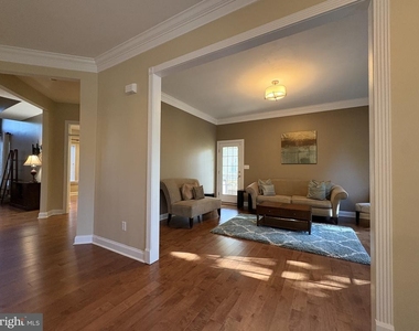 449 Spring Hollow Drive - Photo Thumbnail 4