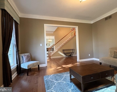 449 Spring Hollow Drive - Photo Thumbnail 5