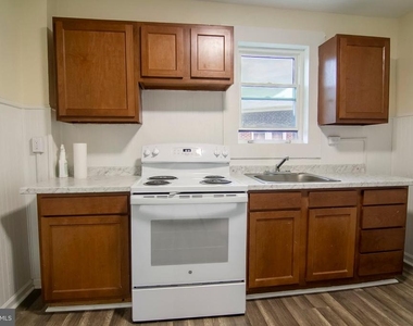 504 N Lincoln Street - Photo Thumbnail 5