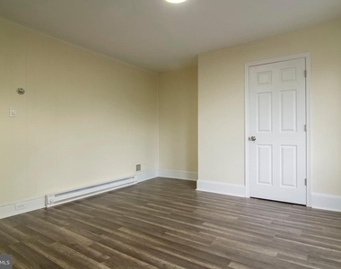 504 N Lincoln Street - Photo Thumbnail 3
