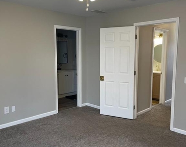 39 Lisa Drive - Photo Thumbnail 37