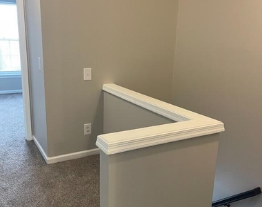 39 Lisa Drive - Photo Thumbnail 46