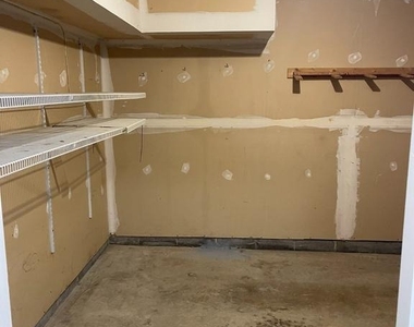 39 Lisa Drive - Photo Thumbnail 11