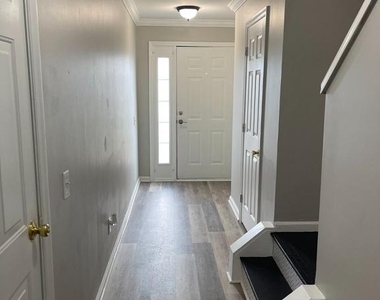 39 Lisa Drive - Photo Thumbnail 10