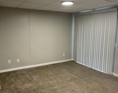 39 Lisa Drive - Photo Thumbnail 6