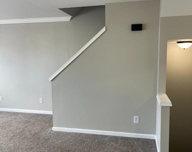 39 Lisa Drive - Photo Thumbnail 19