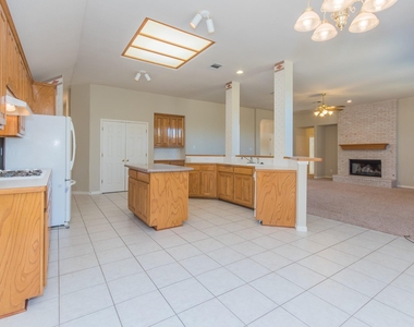 15808 Chatham Wood Dr - Photo Thumbnail 14
