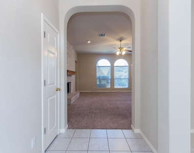 15808 Chatham Wood Dr - Photo Thumbnail 5