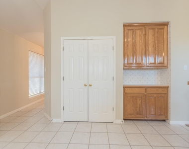 15808 Chatham Wood Dr - Photo Thumbnail 18