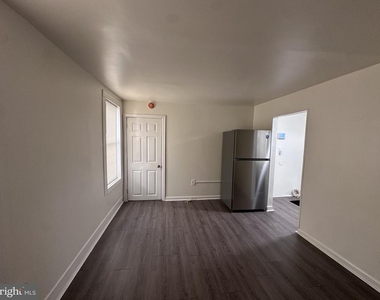 32 S Governors Avenue - Photo Thumbnail 5