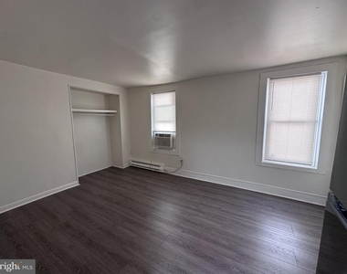 32 S Governors Avenue - Photo Thumbnail 3