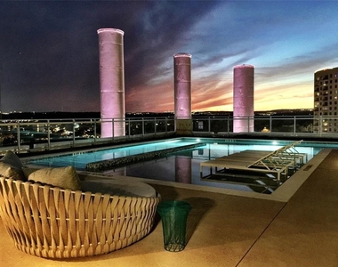 222 West Ave - Photo Thumbnail 14