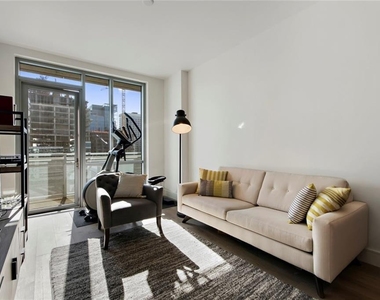 222 West Ave - Photo Thumbnail 6