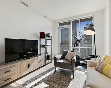 222 West Ave - Photo Thumbnail 5