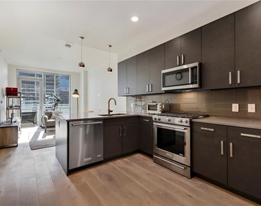 222 West Ave - Photo Thumbnail 1