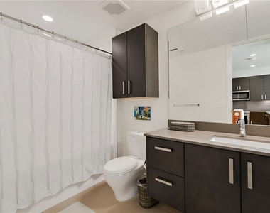 222 West Ave - Photo Thumbnail 9