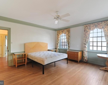 233 Walker Road - Photo Thumbnail 15