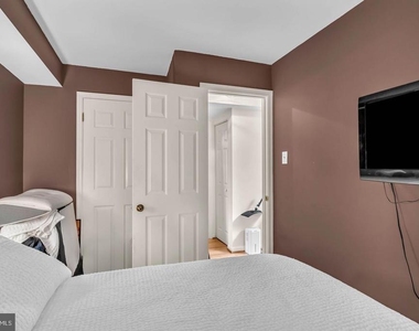 3040 Pineview Court Ne - Photo Thumbnail 15