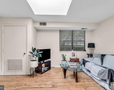 3040 Pineview Court Ne - Photo Thumbnail 9