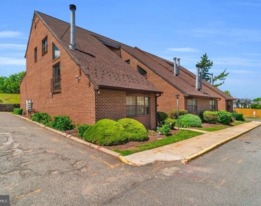 3040 Pineview Court Ne - Photo Thumbnail 19