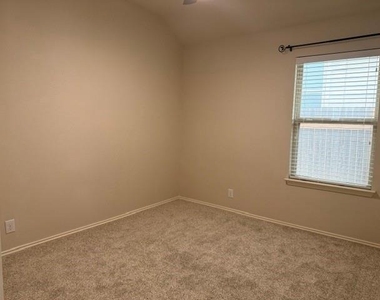 571 Dragon Ridge Rd - Photo Thumbnail 10