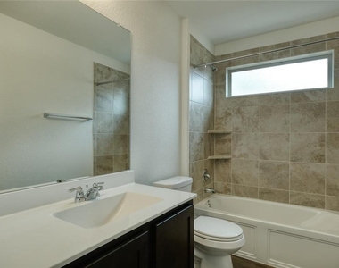 1424 Chad Dr - Photo Thumbnail 9