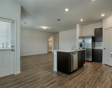 1424 Chad Dr - Photo Thumbnail 4