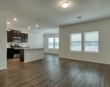 1424 Chad Dr - Photo Thumbnail 1