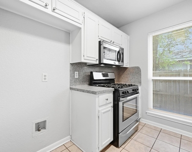 2514 Howellwood Way - Photo Thumbnail 15