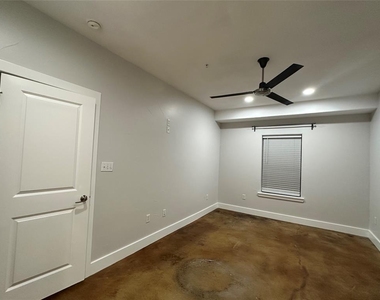 1807 Poquito St - Photo Thumbnail 6
