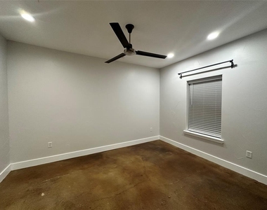 1807 Poquito St - Photo Thumbnail 9