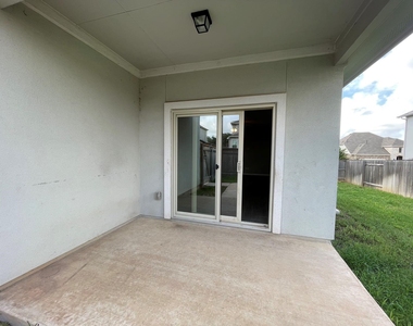 1029 Kerrwood Way - Photo Thumbnail 26