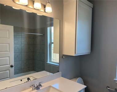 1029 Kerrwood Way - Photo Thumbnail 19