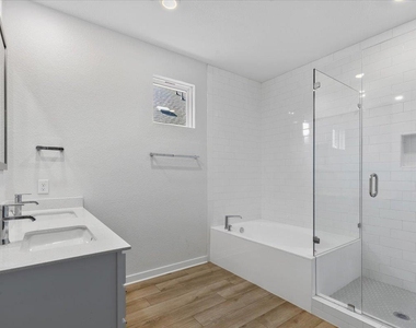 432 Deerpath St - Photo Thumbnail 12
