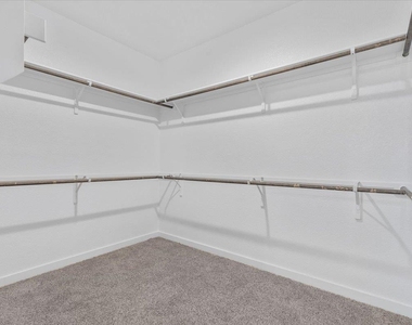 432 Deerpath St - Photo Thumbnail 10