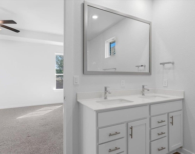 432 Deerpath St - Photo Thumbnail 13