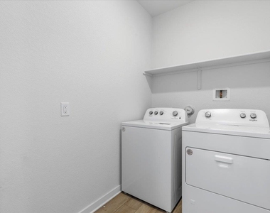 432 Deerpath St - Photo Thumbnail 23