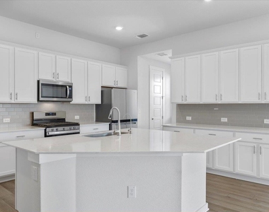 432 Deerpath St - Photo Thumbnail 4
