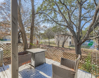 1827 River Crossing Cir - Photo Thumbnail 25
