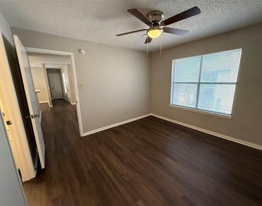 8913 Schick Rd - Photo Thumbnail 6