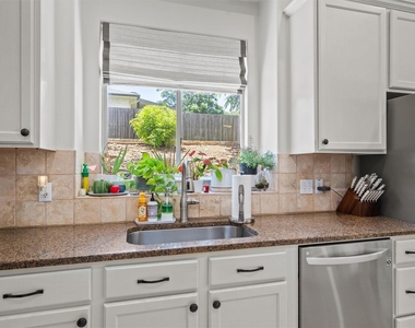 15106 S Flamingo Dr - Photo Thumbnail 12