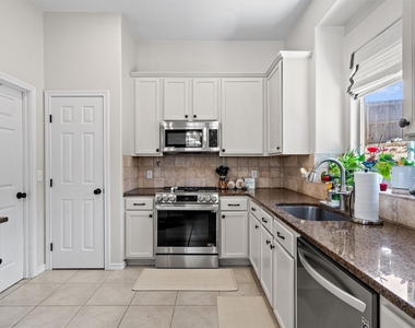 15106 S Flamingo Dr - Photo Thumbnail 11
