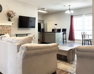 207 Kates Way - Photo Thumbnail 16