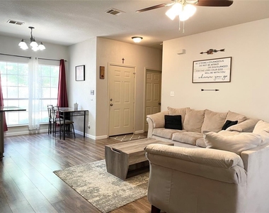 207 Kates Way - Photo Thumbnail 17