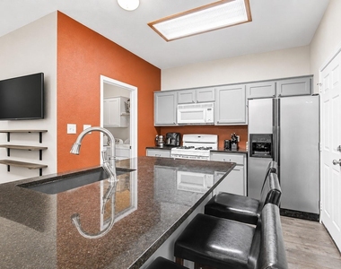 207 Kates Way - Photo Thumbnail 14