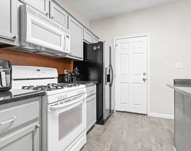207 Kates Way - Photo Thumbnail 3