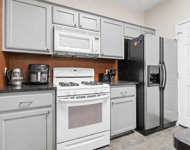 207 Kates Way - Photo Thumbnail 4