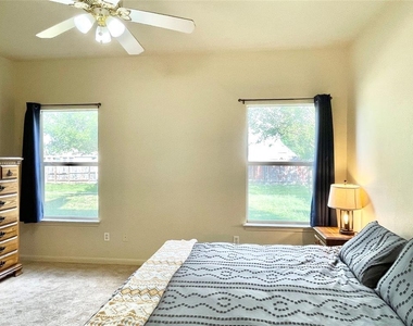 207 Kates Way - Photo Thumbnail 6