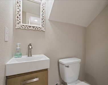 9209 Kempler Dr - Photo Thumbnail 5